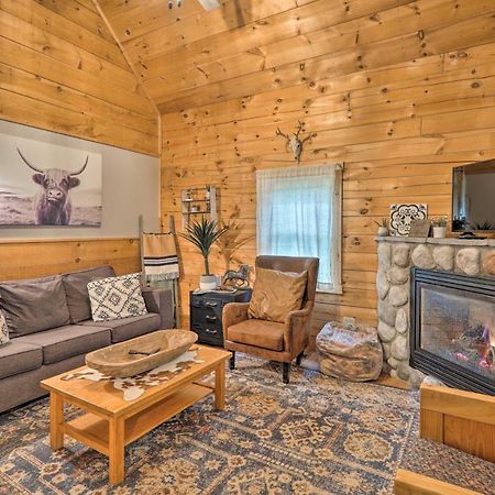Cozy Retreat With Porch And Double Jj Resort Access! Rothbury Exterior photo